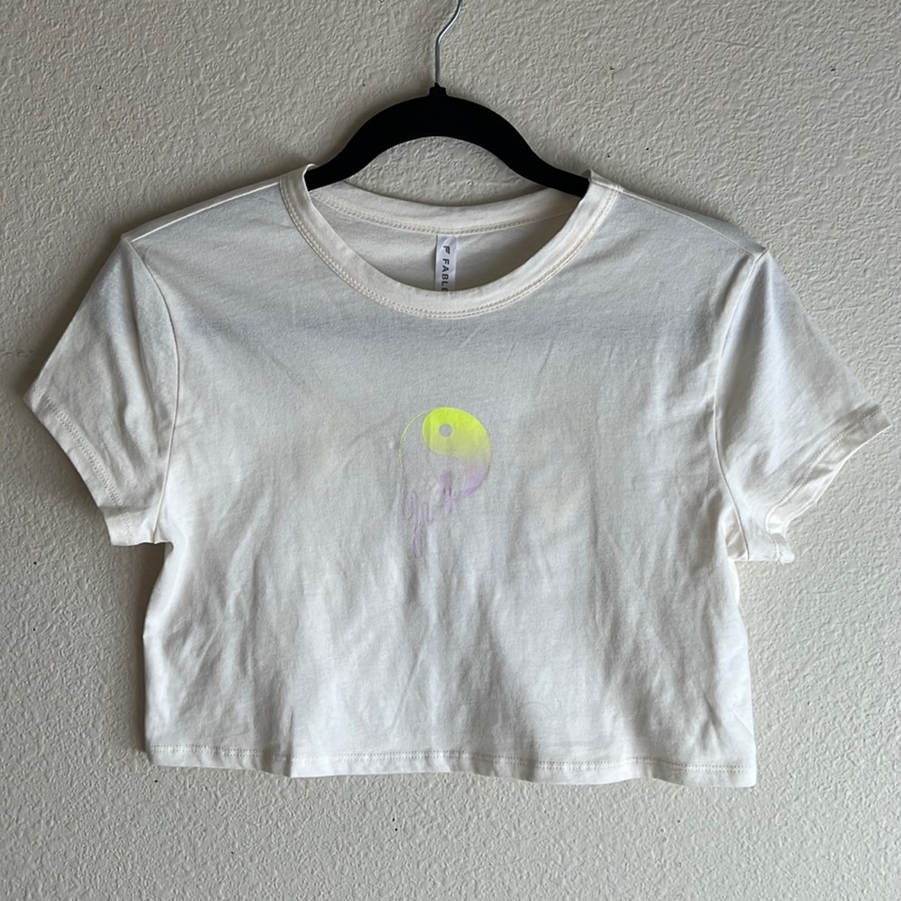 Fabletics Size XS Baby Crop Tee Neon Yin Yang Vibes